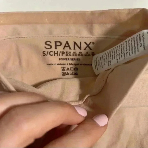 NWOT SPANX Higher Power Short -  S - Picture 6 of 7